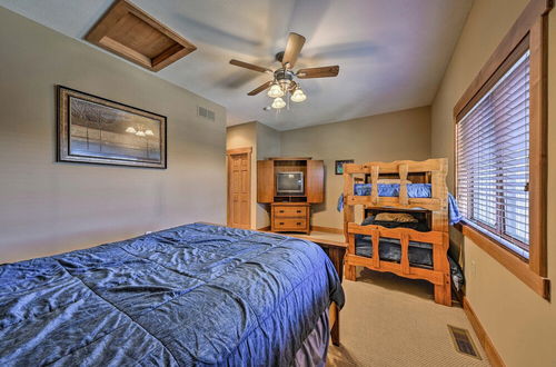 Photo 6 - Cozy Southwind Seven Springs Home, Ski-in/ski-out