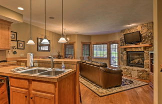 Photo 2 - Cozy Southwind Seven Springs Home, Ski-in/ski-out