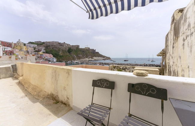 Corricella Terrace in Procida - Photo 22