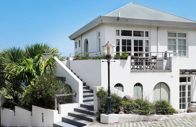 Whale Tails Hotel - Photo 58