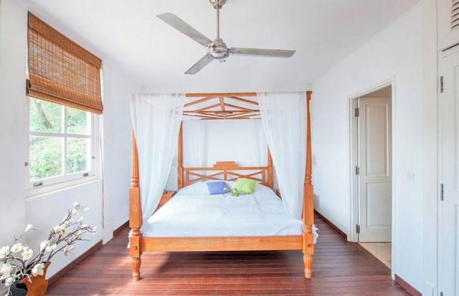 Whale Tails Hotel - Photo 9