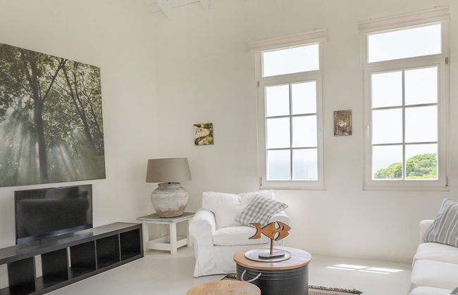 Whale Tails Hotel - Photo 7