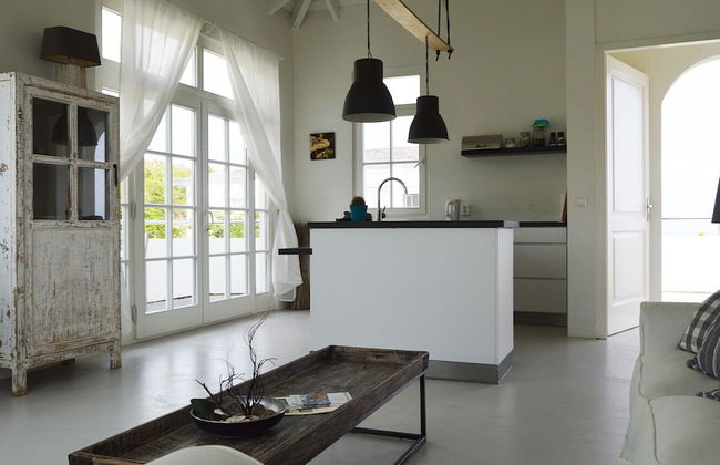 Whale Tails Hotel - Photo 15