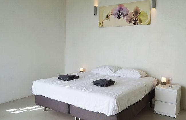 Whale Tails Hotel - Photo 4