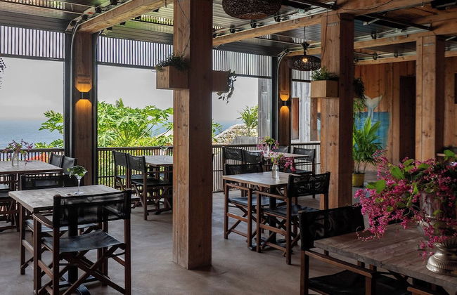 Whale Tails Hotel - Photo 44