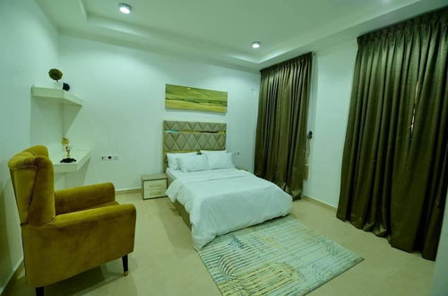 Photo 3 - Hendon Luxury Apartment