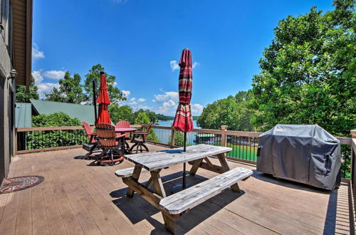 Photo 24 - Lakefront Keowee Retreat w/ Dock ~14 Mi to Clemson