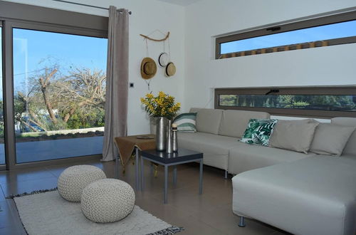 Photo 21 - Home21-elegant Spacious Villa-5 min From the Beach