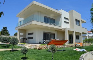 Foto 1 - Home21-elegant Spacious Villa-5 min From the Beach