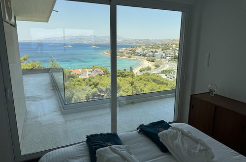 Photo 5 - Luxurious 2-bed Seaside Apartment in Saronida