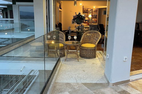 Foto 37 - Luxurious 2-bed Sea-side Apartment in Saronida