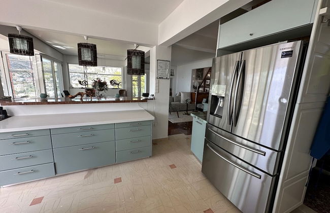 Luxurious 2-bed Seaside Apartment in Saronida - Foto 7