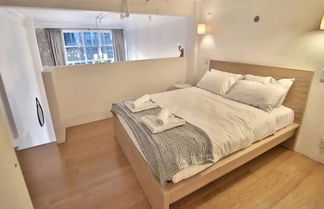 Photo 2 - Stylish, Unique Loft. Superb Location On Queen St