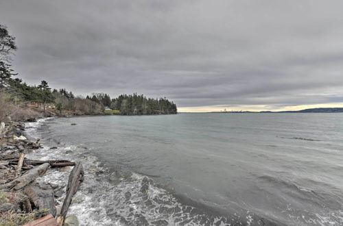 Photo 2 - Bayfront Home - Take Ferry to the San Juan Islands