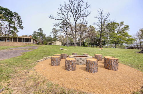 Photo 17 - Mineola Lakefront Cottage w/ Spacious Backyard