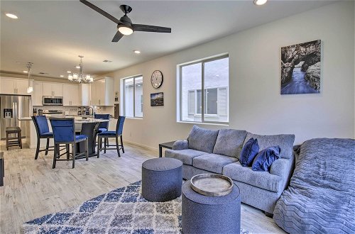 Photo 9 - Executive Chandler Townhome w/ Community Perks