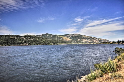 Photo 4 - Classy Hood River Condo With Mt. Adams Views