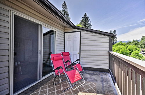 Photo 12 - Classy Hood River Condo With Mt. Adams Views