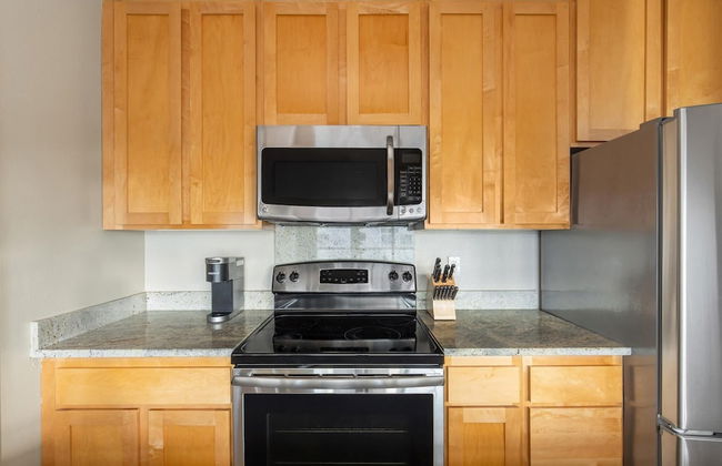Bellevue Designer 1BD Plus Den 1BA Apartment - Photo 1