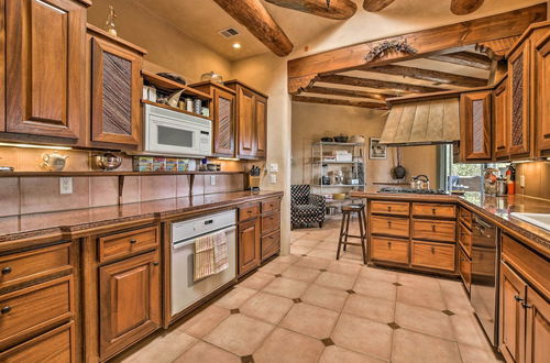 Foto 16 - Stunning Santa Fe Sw-style Getaway w/ Indoor Pool