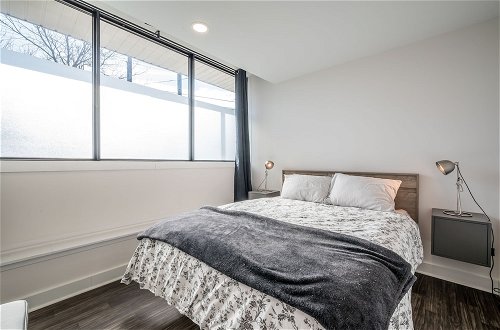 Foto 6 - Modern Contemporary 2 Bedroom Suite
