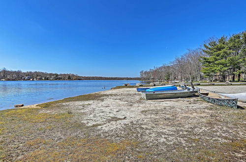 Foto 16 - Charming Tobyhanna Home w/ Fire Pit & Lake Access