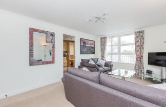 Photo 3 - 388 Fabulous 2 Bedroom Apartment With Parking 2 Minutes Walk From the Royal Mile