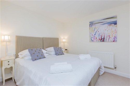 Photo 4 - 388 Fabulous 2 Bedroom Apartment With Parking 2 Minutes Walk From the Royal Mile