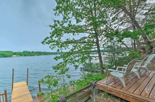 Foto 19 - Quiet Cabin on Glen Lake w/ Boat Dock & Deck