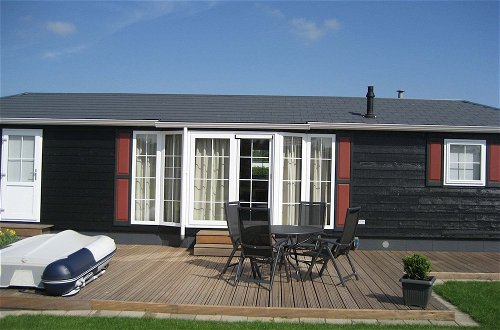 Foto 10 - Cozy Holiday Home With Terrace