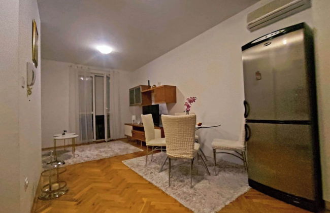 Immaculate Apartment in Center City With Parking - Foto 11