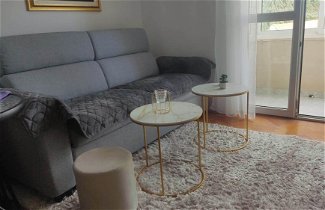 Foto 1 - Immaculate Apartment in Center City With Parking