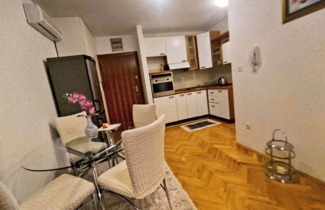 Immaculate Apartment in Center City With Parking - Foto 10