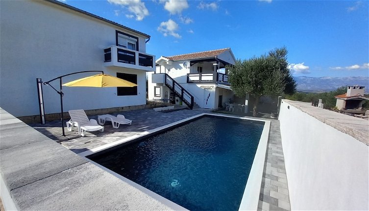 Photo 1 - Apartment With a Pool, Mountainview, Near the Sea