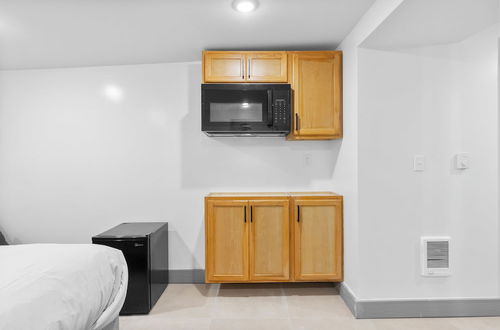 Photo 18 - Upscale Luxury Suites Minutes From Center City LL