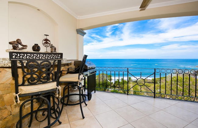 Fifth-Floor Condo with Breathtaking Ocean Views, Stylish Interior & Prime Location Near Flamingo Beach - Foto 19