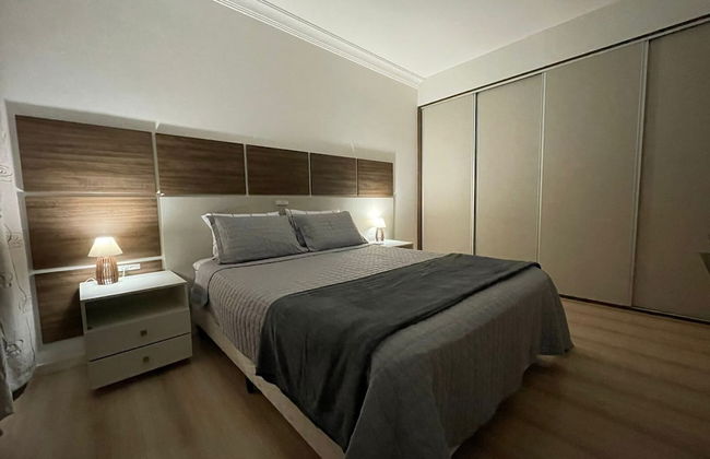AMPLO APARTAMENTO UM POR ANDAR - Foto 2