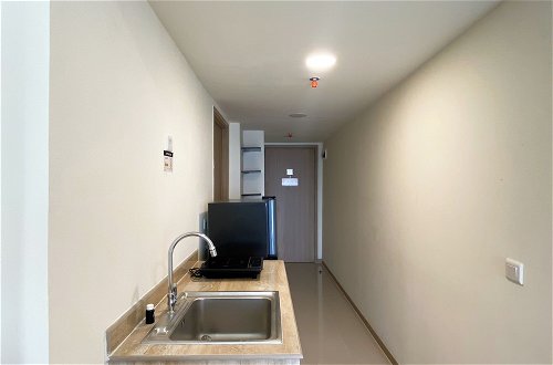 Photo 10 - Modern And Homey 2Br At Meikarta Apartment