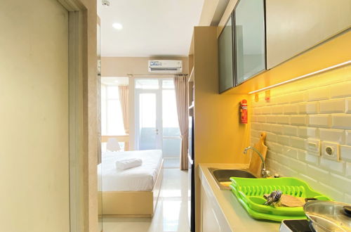 Photo 7 - Homey And Best Deal Studio At Vasanta Innopark Apartment