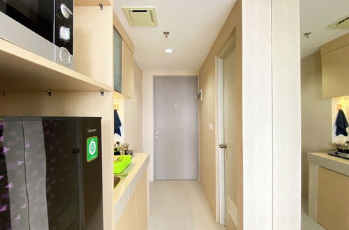 Foto 17 - Homey And Best Deal Studio At Vasanta Innopark Apartment