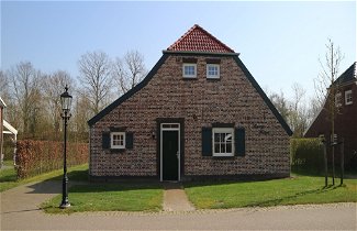 Foto 1 - Spledid Villa With Sauna and Whirlpool in Limburg