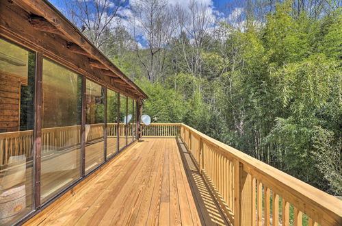 Foto 24 - Waynesville Cabin w/ Grill, Fire Pit, & Hot Tub