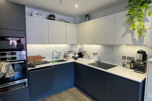 Photo 5 - Beautiful & Bright 2BD Flat - Hackney Wick