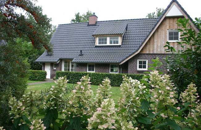 Cozy Group Stay w/ Fireplace - Foto 53