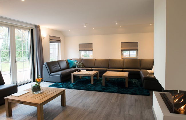 Cozy Group Stay w/ Fireplace - Foto 14