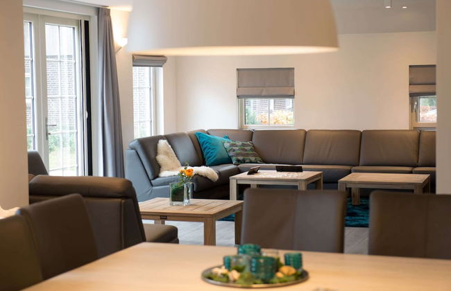 Cozy Group Stay w/ Fireplace - Foto 9