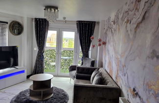 Photo 1 - Luxurious two Bedrooms Apartment Slough