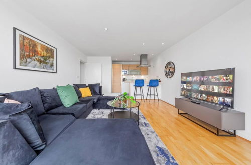 Foto 18 - Penthouse 2-bed Apartment in The Heart Of E15