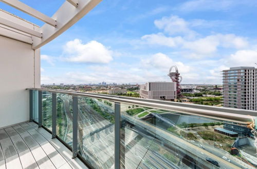 Photo 32 - Penthouse 2-bed Apartment in The Heart Of E15