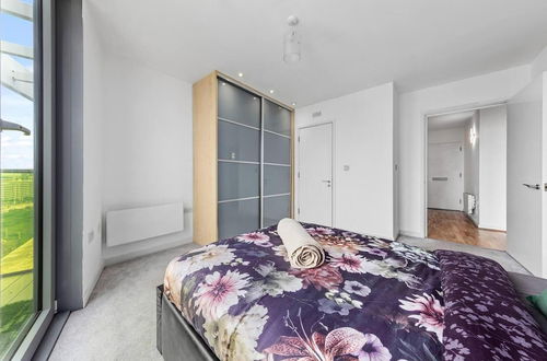 Foto 9 - Penthouse 2-bed Apartment in The Heart Of E15